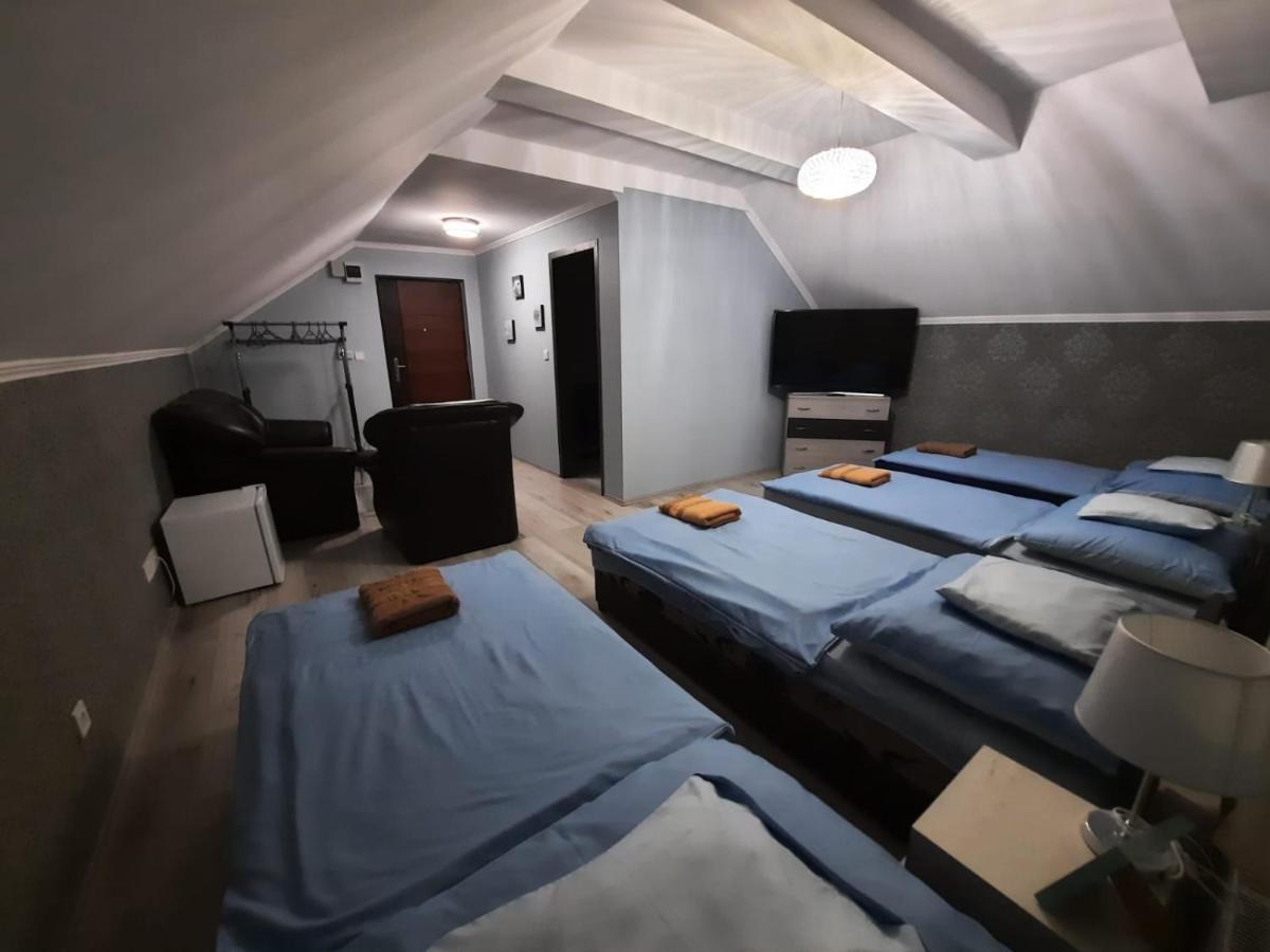 Borostyan Panzio Bed & Breakfast เดเบรตเซน ภายนอก รูปภาพ