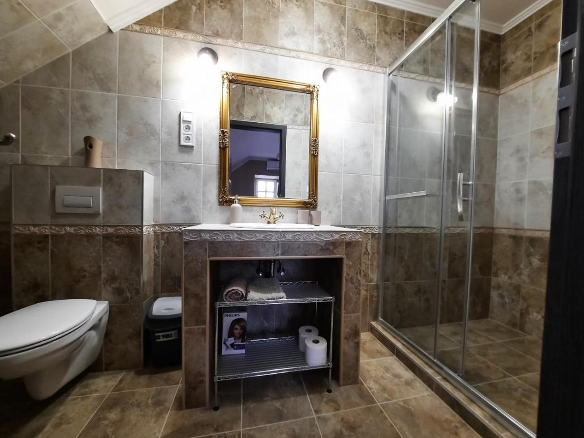 Borostyan Panzio Bed & Breakfast เดเบรตเซน ภายนอก รูปภาพ