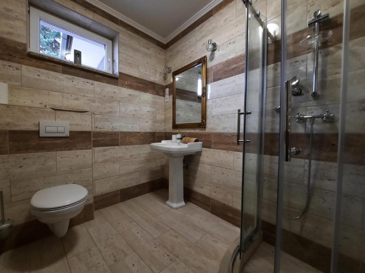 Borostyan Panzio Bed & Breakfast เดเบรตเซน ภายนอก รูปภาพ