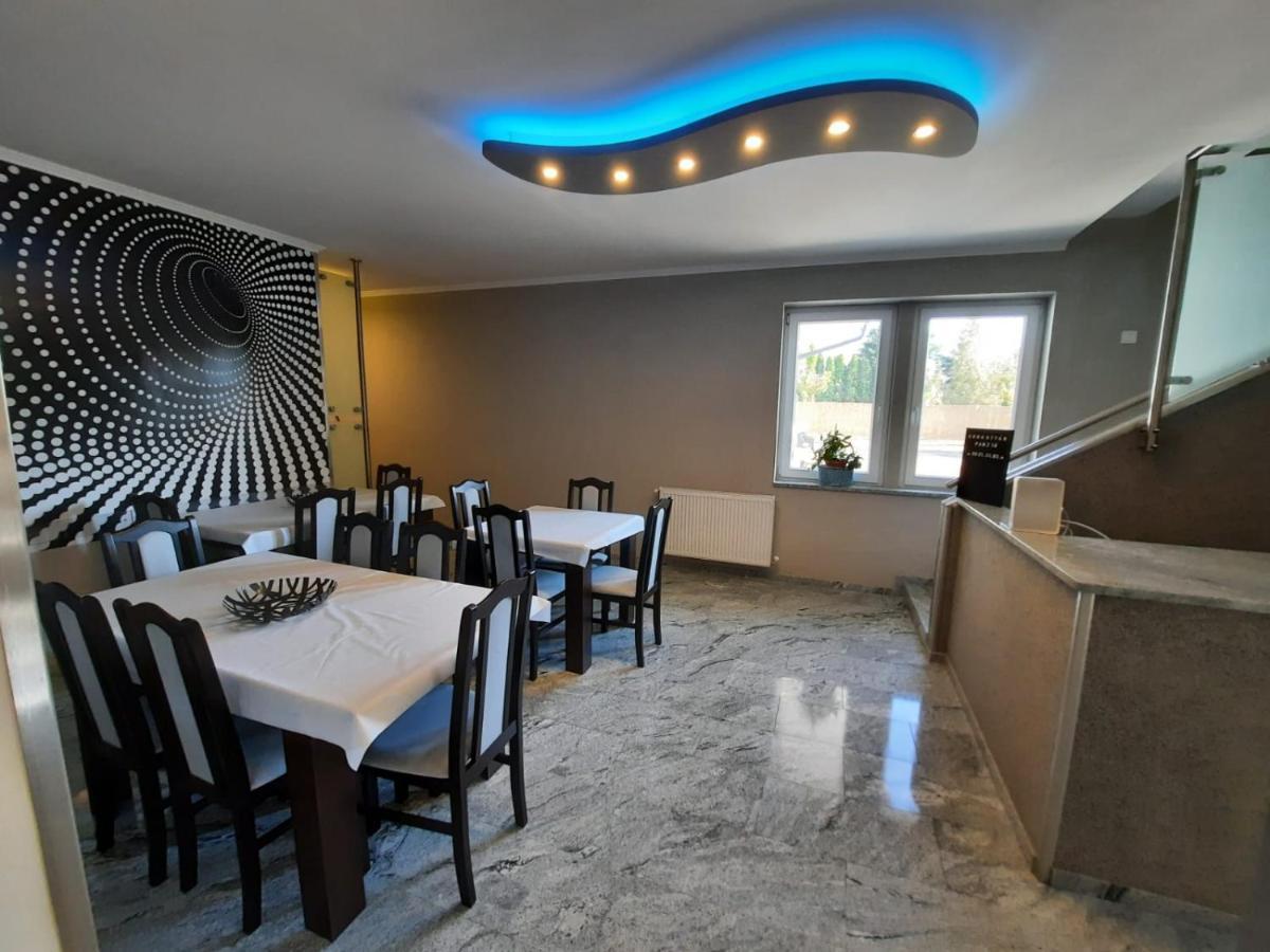 Borostyan Panzio Bed & Breakfast เดเบรตเซน ภายนอก รูปภาพ